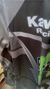 เสื้อกีฬาแขนยาว ชนิดผ้าไมโครสปอร์ต ใส่ได้ทั้งผู้หญิงและผู้ชาย