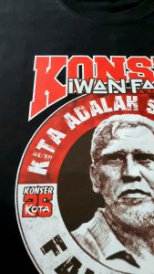 KAOS IWAN FALS - KAOS OI - KONSER 25 KOTA | T-shirt Band Iwan Kaos Iwan Fals kaos Fals mania Kaos Distro Pria | Kaos Iwan Fals Konser Gaung merah 2024 ada nama kotanya | Kaos Iwan Fals Bahan katun Combad 24s