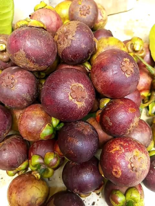 Buah manggis segar 1 kg langsung ambil di pohon.