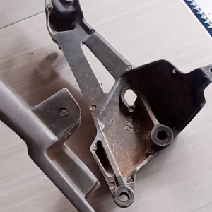 pedal pijakan kaki step belakang Honda Revo absolute Blade ramping Revo fit barang second sebelah kiri original copotan motor yang masih mulus banget