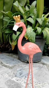 ฟลามิงโก้มงกุฏ 24 ซม. ราคาต่อตัว งานเรซิ่นแต่งบ้าน