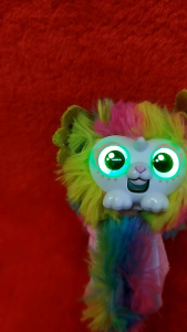 ของเล่น Wrapple สีรุ้ง ของ little live pets