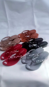 Sandal Wanita Hak 3 cm Kepang Jepit Mutiara