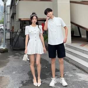 Set đồ đôi trắng váy nữ cổ tròn tay ngắn phối túi xinh xắn