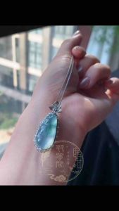 18K Icy Floating Flowers Jadeite Blessing Beans 18K冰飘花翡翠福豆