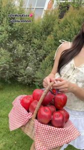 เสื้อสายเดี่ยวลายผ้าดอกไม้มินิมอล Honey Mood