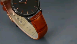 Jam Tangan Pria Wanita Kasual Strap Kulit Tahan Air