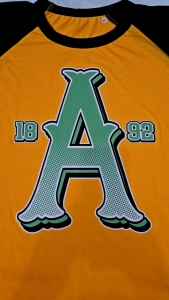 Kaos Atasan Wanita Lengan 3/4: Pilihan Modis & Nyaman