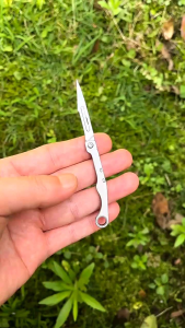 Rọc giấy kiêm dụng cụ phẫu thuật titanium EDC M21