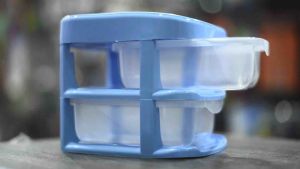 ลิ้นชักเล็ก พลาสติก 2 ชั้น คละสี ตัวลิ้นชักสีขุ่น ด้านบนมีช่องวางของได้