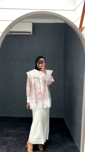 Liana Blouse: Pakaian Sehari-hari yang Fashionable & Nyaman