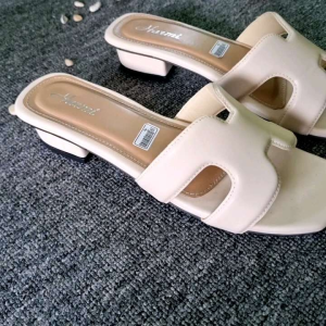 Harmi Shoes Sendal Wanita Hak 3Cm Ringan Yd05
