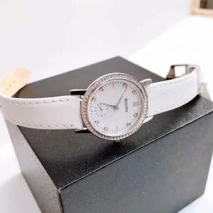 ĐỒNG HỒ NỮ CHÍNH HÃNG Bulova 96L245 Quartz White MOP Dial & Leather Diamonds For Lady