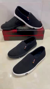 Giày lười vãi nam giá rẻ..kiểu dáng trẻ trung..size từ 38-43..họa tiết kẻ sọc sang trọng lịch lãm