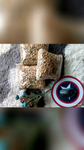 Kacang bawang goreng /Kacang gawil/Snack cemilan super rasa daun jeruk