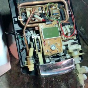 🚨มือ2 ด้านในเครื่องน้ำอุ่น มีปั้มน้ำ(ปั้มในตัวมีหน้าที่ แค่ ดันน้ำในเครื่องให้ ออกจากฝักบัว ให้แรงขึ้น) เครื่งทำน้ำอุ่น Panasonic Model-DH-3ED1 3500วัตต์ (พานาโซนิค) หม้อต้ม เป็นทองแดง