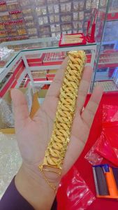 เลทมืองานทองมาเล หนัก 20 บาท และ 5 บาท หุ้มทองแท้ สวยเป๊ะ เนียบ งานบล็อกเดียว