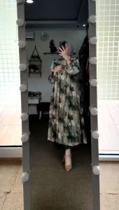 New SET LONG ALENA FLOW .. Atasan bhn. Ceruty babydol berfuring Ld. 110 pb. 110 Reslting depan Lengan karet Model long tunik y... Panjang   Celana kulot Bahn. Cringkle airflow Lpaha 70 pj. 95 Pingg full karet