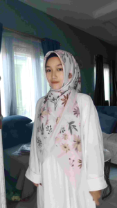 Nunaqy - Hijab Kerudung Jumbo 130X130 Voal Segi Empat Premium & Jilbab Motif Lasercut Sublime