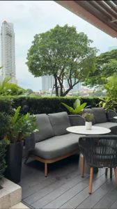 NOOZZSHOP 5911336 ชุดเซ็ทเสื้อ กระโปรง แขนสั้นผ้าพลีทร่องใหญ่ ใส่ออกงาน แถมเข็มกลัดดอกไม้ถอดออกได้