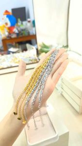 Lắc tay xoắn hoa mai nhỏ 3 ly chạm 4d Kami trang sức sỉ