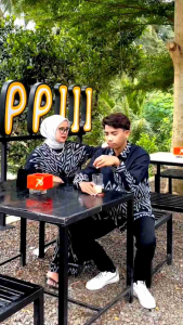 Set Couple Clara Dress Piramid Hitam: Pilihan Pakaian Kondangan dan Prewedding