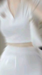 Set áo thun croptop cổ trụ ngắn tay thêu gấu phía trước kèm chân váy có lót chất vải thun gân cao cấp 2 màu trắng xanh