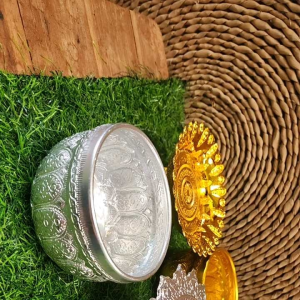 ชุดขันน้ำอลูมิเนียมแท้ 10ซมบวกพานพลาสติก 14ซม​ (ชูดกรวดน้ำเพิ่มบูญ)