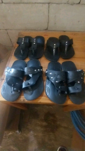 Sandal Kalong Karet Ban: Model & Ukuran 40