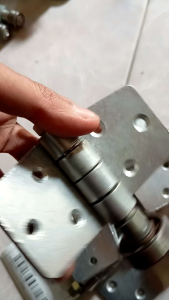 Engsel kupu kecil bearing besar