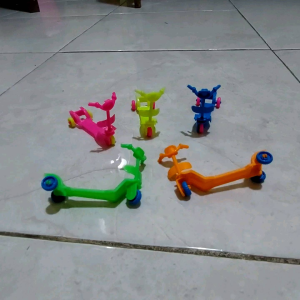 MAINAN MINIATUR SKUTER MINI LUCU BISA UNTUK AKSESORIS BONEKA