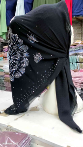 Hijab Segi Empat Premium & Desain Jambul Tasell Mewah