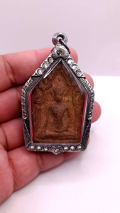 K056 พระ ขุนแผน พิมพ์ อกใหญ่ กรุ วัดบ้านกร่าง เลี่ยม กรอบพระ โบราณ ขนาด 7x4 cm.