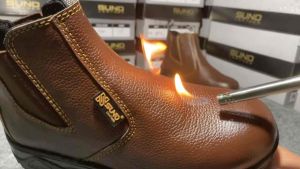 SN SUNO LEATHER Sepatu safety boots jambul material kulit sapi fitur ujung besi SFT-204