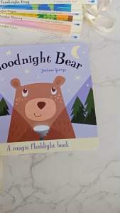 Goodnight A Magic Flashlight Book หนังสือบอร์ดบุ๊คพร้อมลูกเล่น ธีมลูกสัตว์ฝันดี (ขายแยกเล่ม)