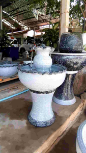 น้ำล้น น้ำผู้หญิง สีเทาลายหิน แบบอ่อนปากหยัก ประเภทดินเผโต ทำจากดินเผา ได้ยกชุด