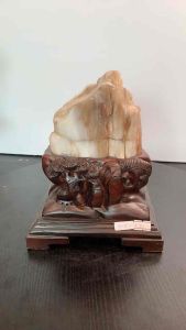 TSK Crystal SHY029 天然树化玉 黄里透白 色泽圆润 特制雕刻实木底座 Natural Tree Fossil Jade