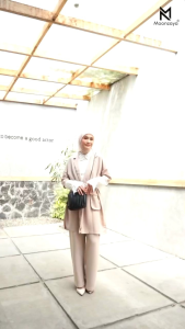 Slingbag Wanita Tasmirah: Desain Modern & Ergonomis