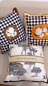 Sarung Bantal Sofa Kursi Beludru Halus Velvet Retro Floral Luxury Cushion Pillow Cover