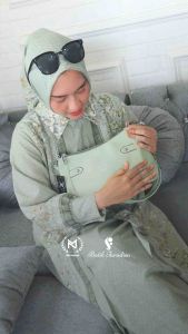 Tas Selempang Wanita Buy 1 Get 1 Ambarwati: Tas Lokal Indonesia yang Cantik