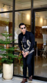 pakaian pria lengan panjang batik solo Jokowi hitam. 