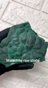 malachite raw stone free stand /孔雀石 附送