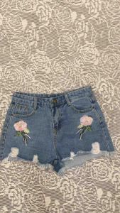 Quần Short Thêu Hoa 2 hand -Size S (Q115)