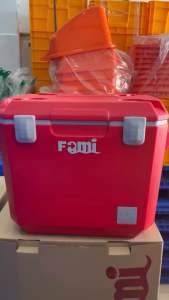 Thùng đá FAMI 60 lít bánh xe kéo Long Thành