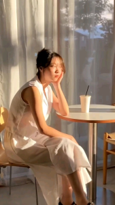 PLOWBRANDS - TV0007 Her vest เสื้อแขนกุดปกฮาวาย (White / Linen)