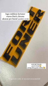 Logo Emblem Fortuner warna black chrome cakeupp