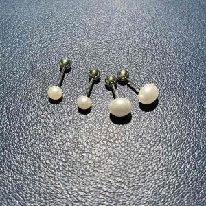 ต่างหูไข่มุกสวยงาม ก้านเป็นเงิน ไม่แพ้ง่าย มีขนาด3size 4mm 6mm น่ารัก พร้อมส่งจากไทย