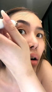 [รุ่นอัพเกรด]CBG Devices Brow Master เครื่องกันคิ้วไร้สาย มาพร้อมเทคโนโลยีไร้ใบมีด มีแบตเตอรี่ในตัว ใช้งานได้ง่ายและสะดวก (BMT)