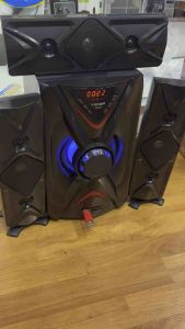 3.1 Multimedia Sound System Speaker — Budget-friendly multimedia speaker with USB and Bluetooth basic home theater setup.