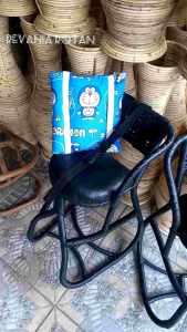 KURSI BONCENGAN ANAK MOTOR MATIC WARNA HITAM FULL ANYAM PLUS SABUK PENGAMAN DAN BANTAL STANG